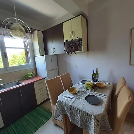 Eugenia * Πέραμα